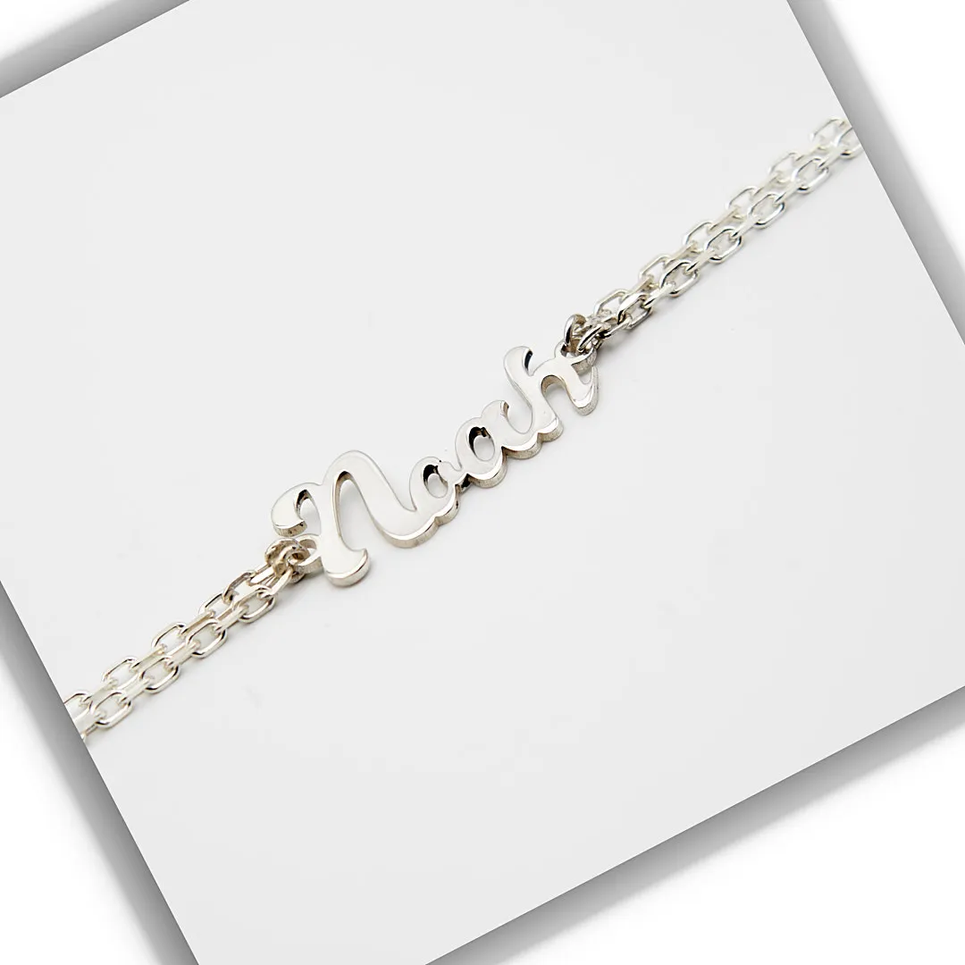 Colgante de plata con un nombre